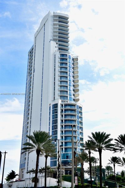 17475 Collins Ave #2802 Sunny Isles Beach, FL 33160