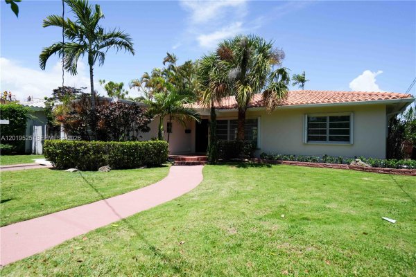 475 S Shore Dr Miami Beach, FL 33141