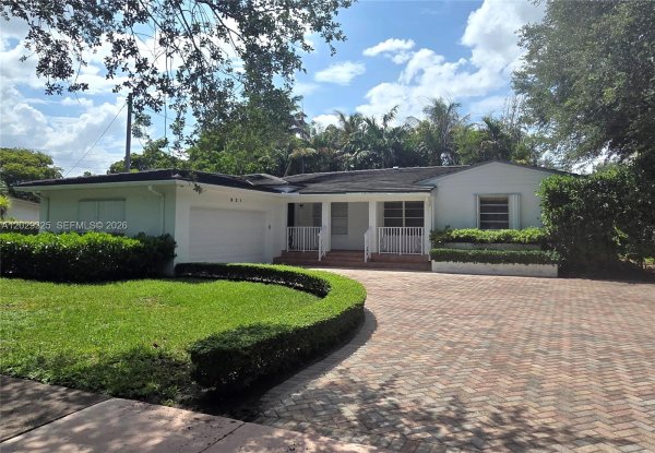 931 Placetas Ave Coral Gables, FL 33146