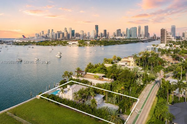 1300 S Venetian Way Miami, FL 33139