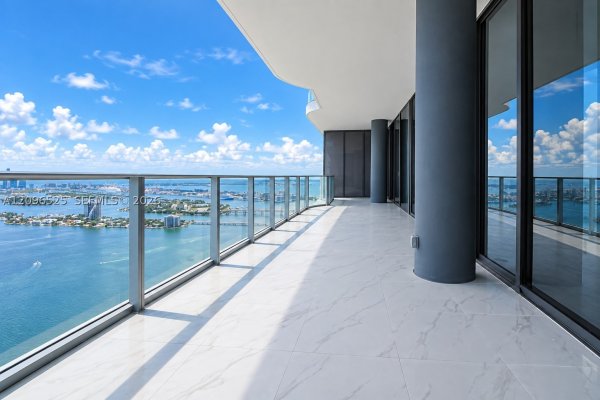 700 NE 24th St #PH-5903 Miami, FL 33137