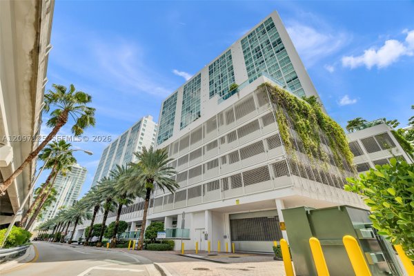 400 Sunny Isles Blvd #916 Sunny Isles Beach, FL 33160