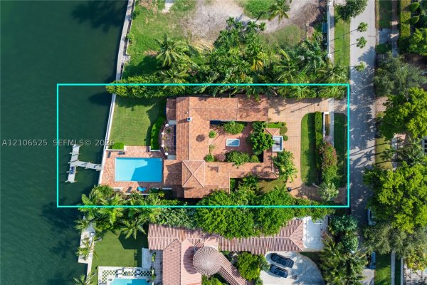 4760 N Bay Rd Miami Beach, FL 33140