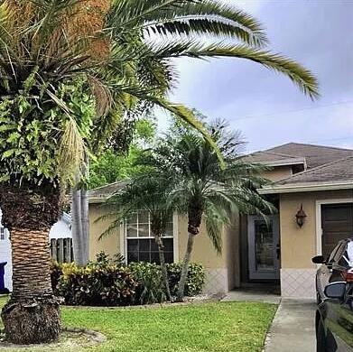2241 NW 3rd Pompano Beach, FL 33069