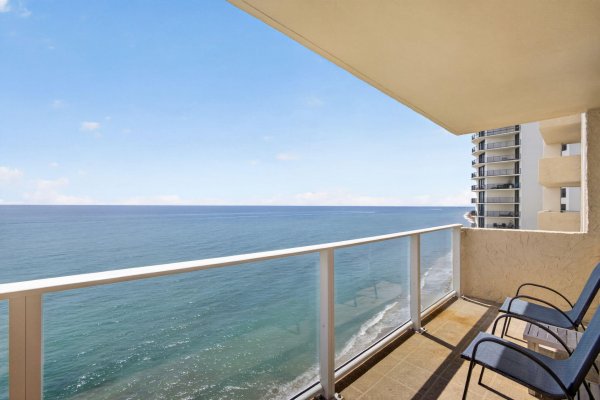 5440 N Ocean #1006 Riviera Beach, FL 33404