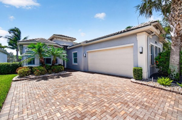 12604 Kettle Riv Boynton Beach, FL 33473