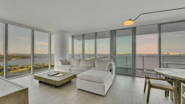 3131 NE 7th #2206 Miami, FL 33137