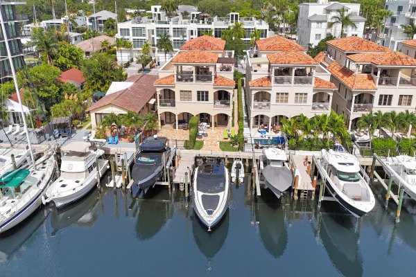 210 Hendricks Fort Lauderdale, FL 33301