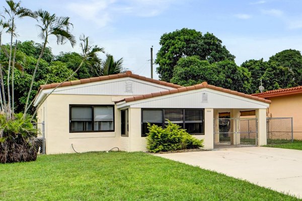 1532 NE 173rd St North Miami Beach, FL 33162