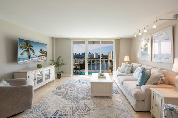 1 Las Olas Cir #1205 Fort Lauderdale, FL 33316