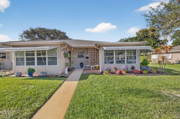 1390 High Pt Way #D Delray Beach, FL 33445
