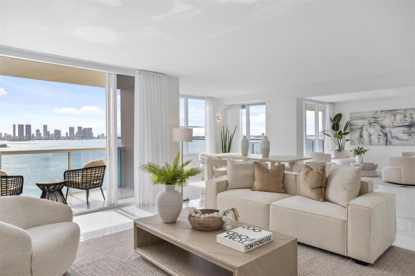 1800 Sunset Harbour Dr #1702/4 Miami Beach, FL 33139