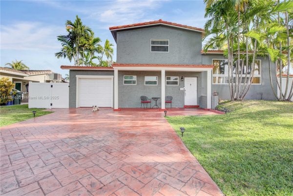 1100 NE 4th St Hallandale Beach, FL 33009