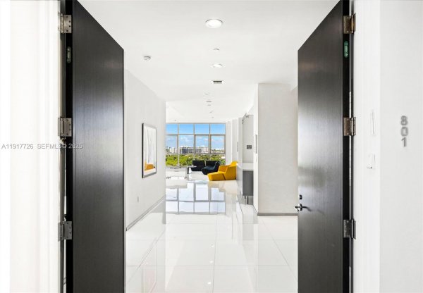 201 Aqua Ave #801 Miami Beach, FL 33141