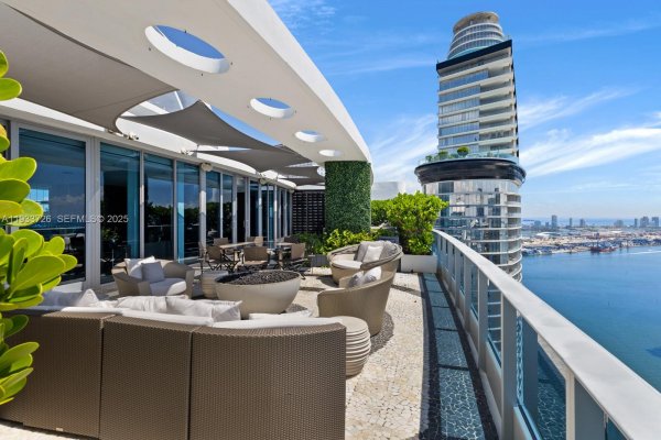 200 Biscayne Blvd Way #PH-5404 Miami, FL 33131