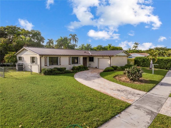 9660 SW 105th Ave Miami, FL 33176