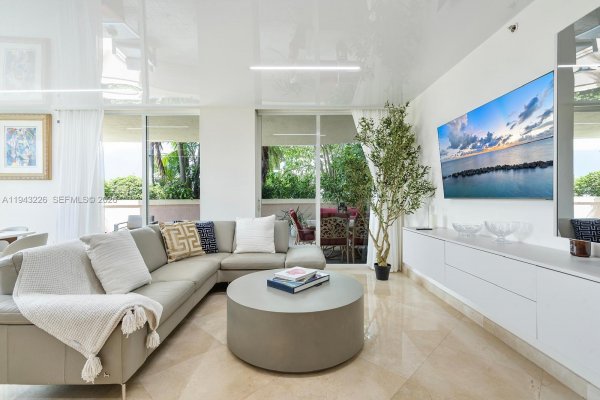 17555 Atlantic Blvd #508 Sunny Isles Beach, FL 33160