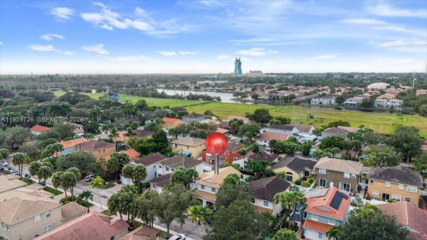 4978 SW 35th Ter Hollywood, FL 33312