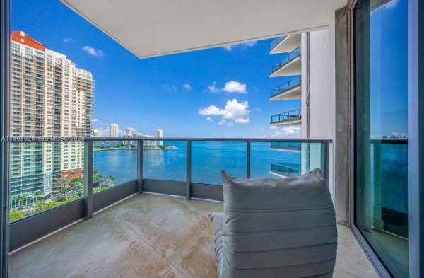 1331 Brickell Bay Dr #1602 Miami, FL 33131