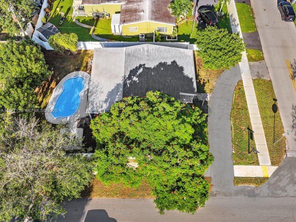 6800 Raleigh St Hollywood, FL 33024