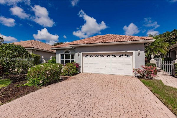 17208 Hampton Blvd Boca Raton, FL 33496