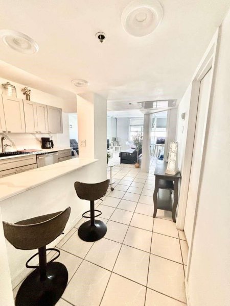 100 Lincoln Rd #825 Miami Beach, FL 33139