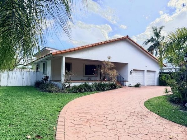 6420 SW 81st St Miami, FL 33143