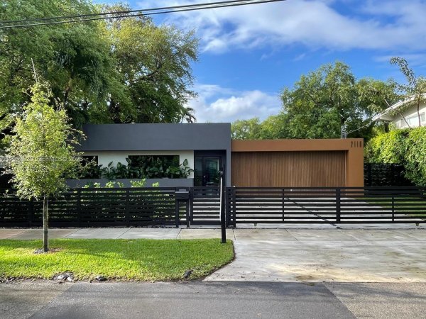 2110 NE 191st Dr North Miami Beach, FL 33179