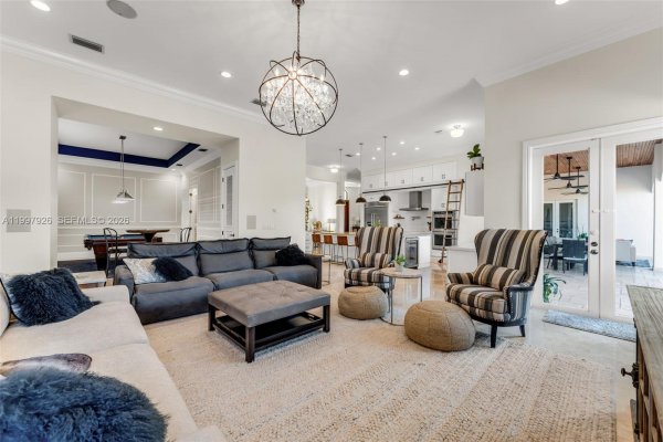 8111 SW 178th St Palmetto Bay, FL 33157