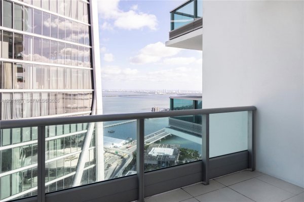900 Biscayne Blvd #5510 Miami, FL 33132