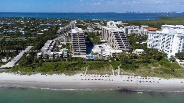 201 Crandon Blvd #424 Key Biscayne, FL 33149