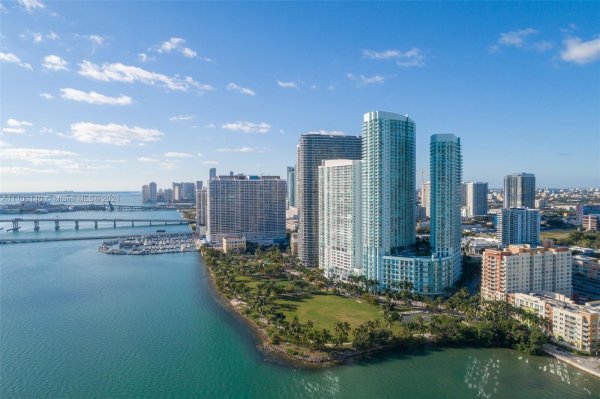 1900 N Bayshore #912 Miami, FL 33132