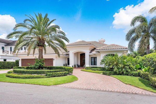 2212 Acorn Palm Rd Boca Raton, FL 33432