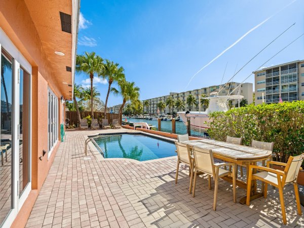 1618 SE 14th Fort Lauderdale, FL 33316