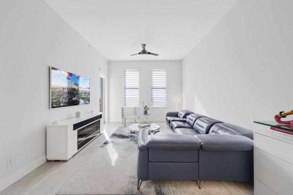 511 SE 5th #2412 Fort Lauderdale, FL 33301