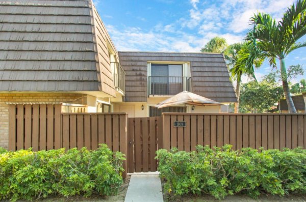 1909 19th Ct #33a Jupiter, FL 33477