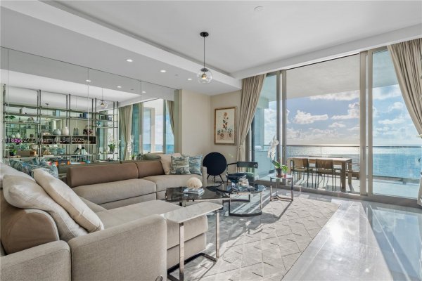 17901 Collins Ave #2103 Sunny Isles Beach, FL 33160