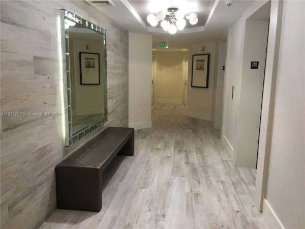 21055 NE Yacht Clb Dr #1603 Aventura, FL 33180