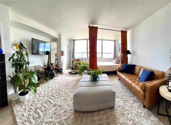 1500 Bay Rd #810S Miami Beach, FL 33139 1500 Bay Rd #810S Miami Beach, FL 33139