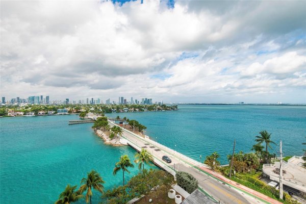 3 Island Ave #09E Miami Beach, FL 33139
