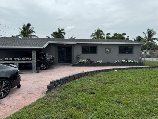 1241 NW 196th St Miami Gardens, FL 33169