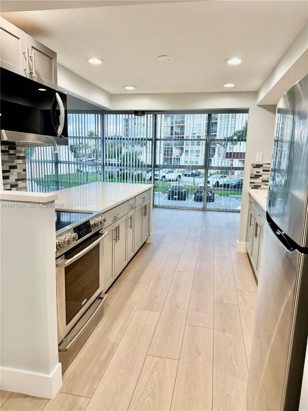 601 Three Iss Blvd #217 Hallandale Beach, FL 33009