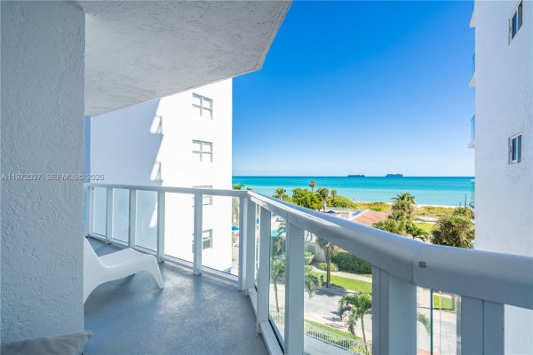 2457 Collins Ave #503 Miami Beach, FL 33140