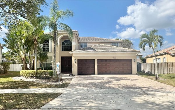 1104 NW 139th Ave Pembroke Pines, FL 33028
