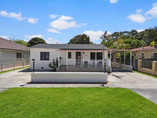 252 E 36th St Hialeah, FL 33013