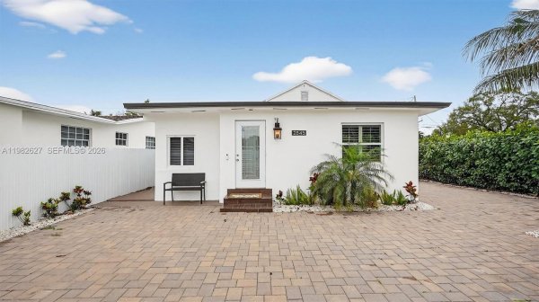 2845 SW 67th Ave Miami, FL 33155
