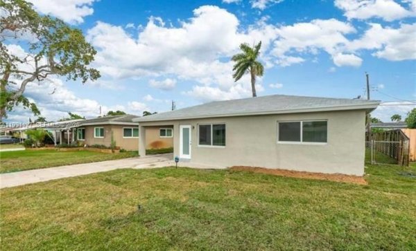 4680 NE 2nd Ave Oakland Park, FL 33334