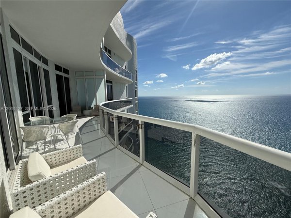 15811 Collins Ave #4207 Sunny Isles Beach, FL 33160
