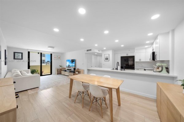 1621 Collins Ave #PH1002 Miami Beach, FL 33139
