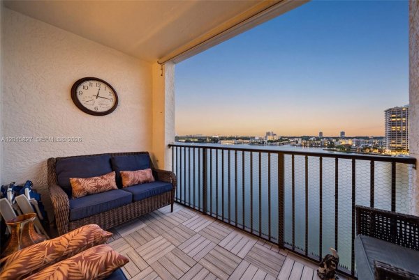 17150 N Bay Rd #2905 Sunny Isles Beach, FL 33160
